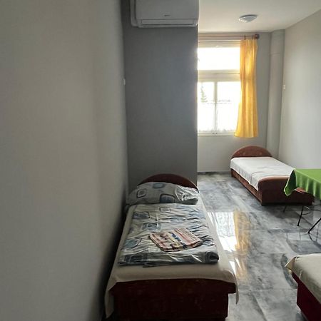 Lilla Motel Hegyeshalom Luaran gambar